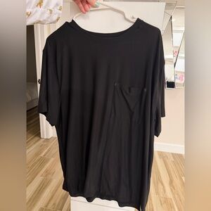 Vuori Men’s Strato Pocket Tee in size L Black